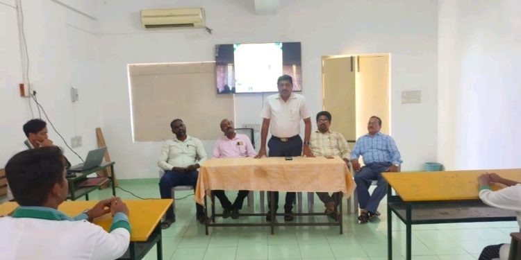 DRIVEN BY INNOVATION: SOLUTION & EXPERIENCE –  Leveraging Market Analysis for Successful  Entrepreneurship